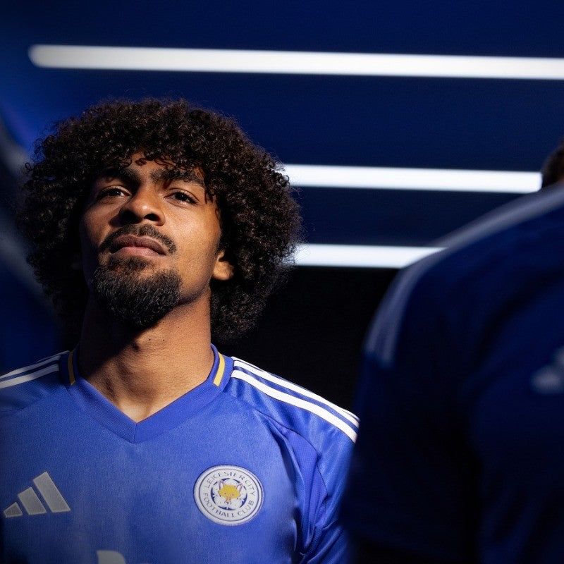 maillot-domicile-leicester-city-saison-deux-mille-vingt-quatre-deux-mille-vingt-cinq-bleu-officiel-premier-league thuisshirt Leicester City seizoen tweeduizend vierentwintig tweeduizend vijfentwintig blauw officieel Premier League
