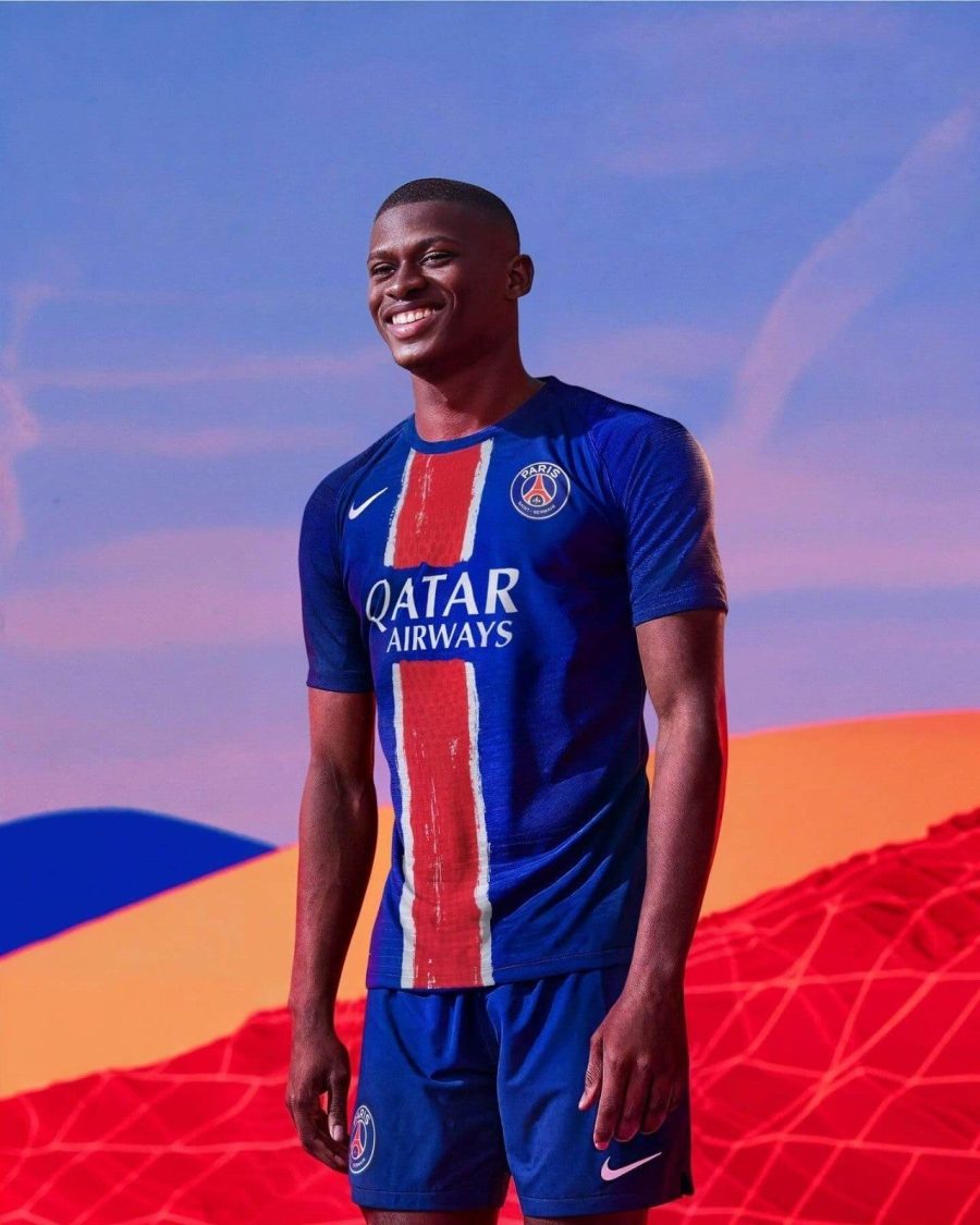 maillot-domicile-psg-saison-deux-mille-vingt-quatre-deux-mille-vingt-cinq maillot domicile PSG saison deux mille vingt quatre deux mille vingt cinq