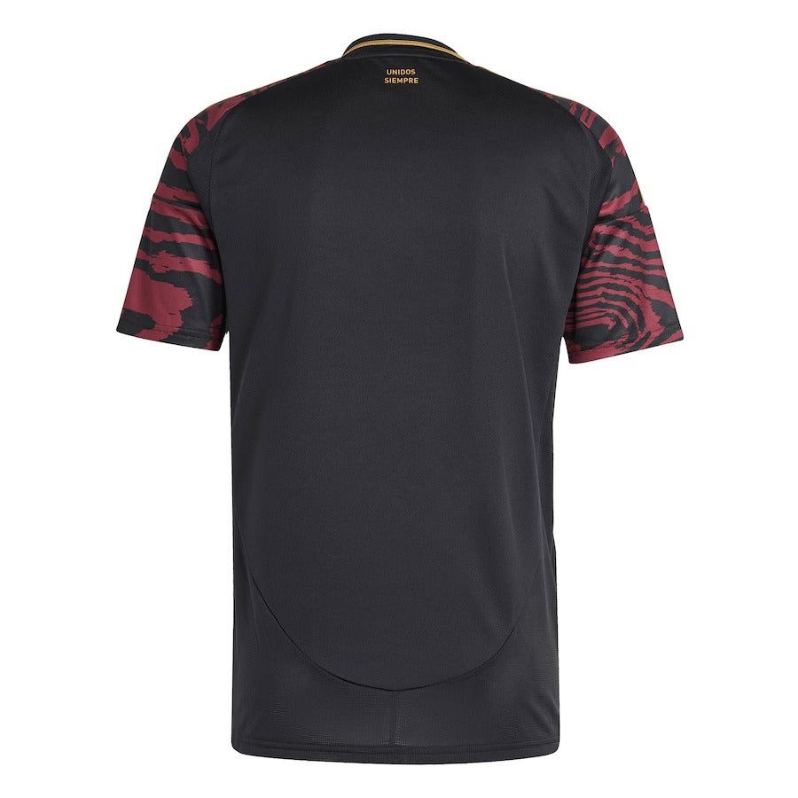 maillot-exterieur-du-perou-2024-rouge-et-blanc-tenue-officielle-football Uitshirt Peru 2024 rood en wit officiële voetbaltenue