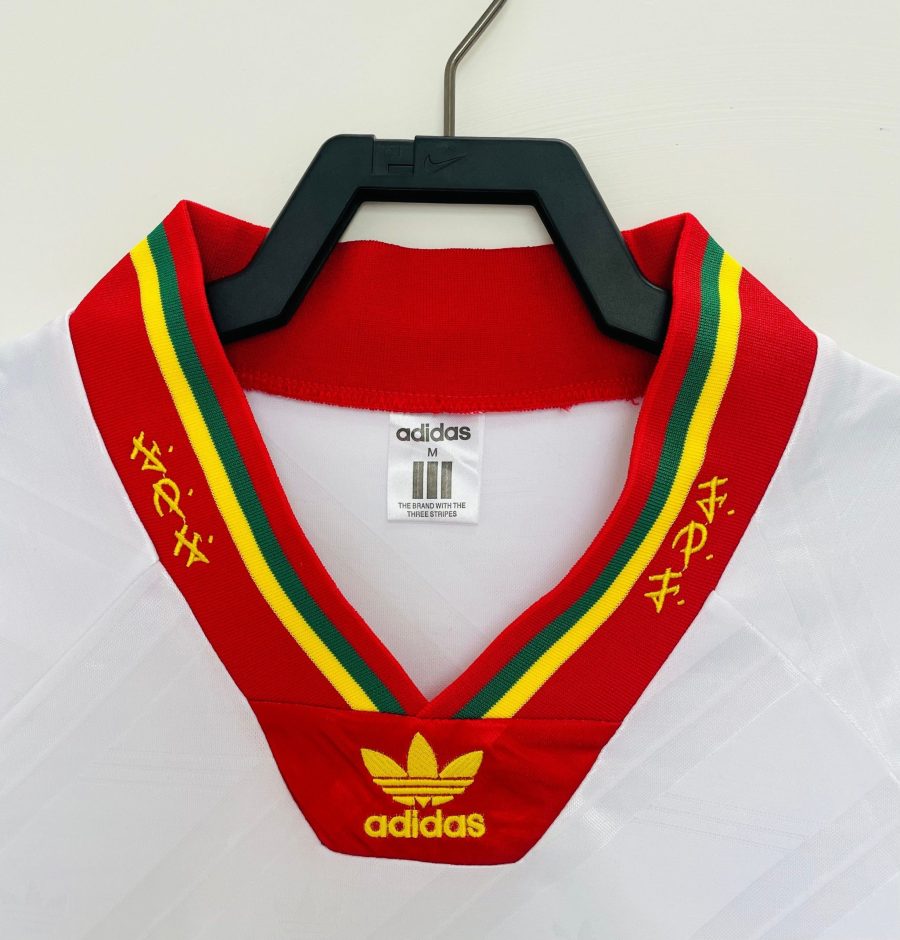 maillot-exterieur-du-portugal-edition-vintage-saison-1992 Uitshirt Portugal vintage editie seizoen 1992