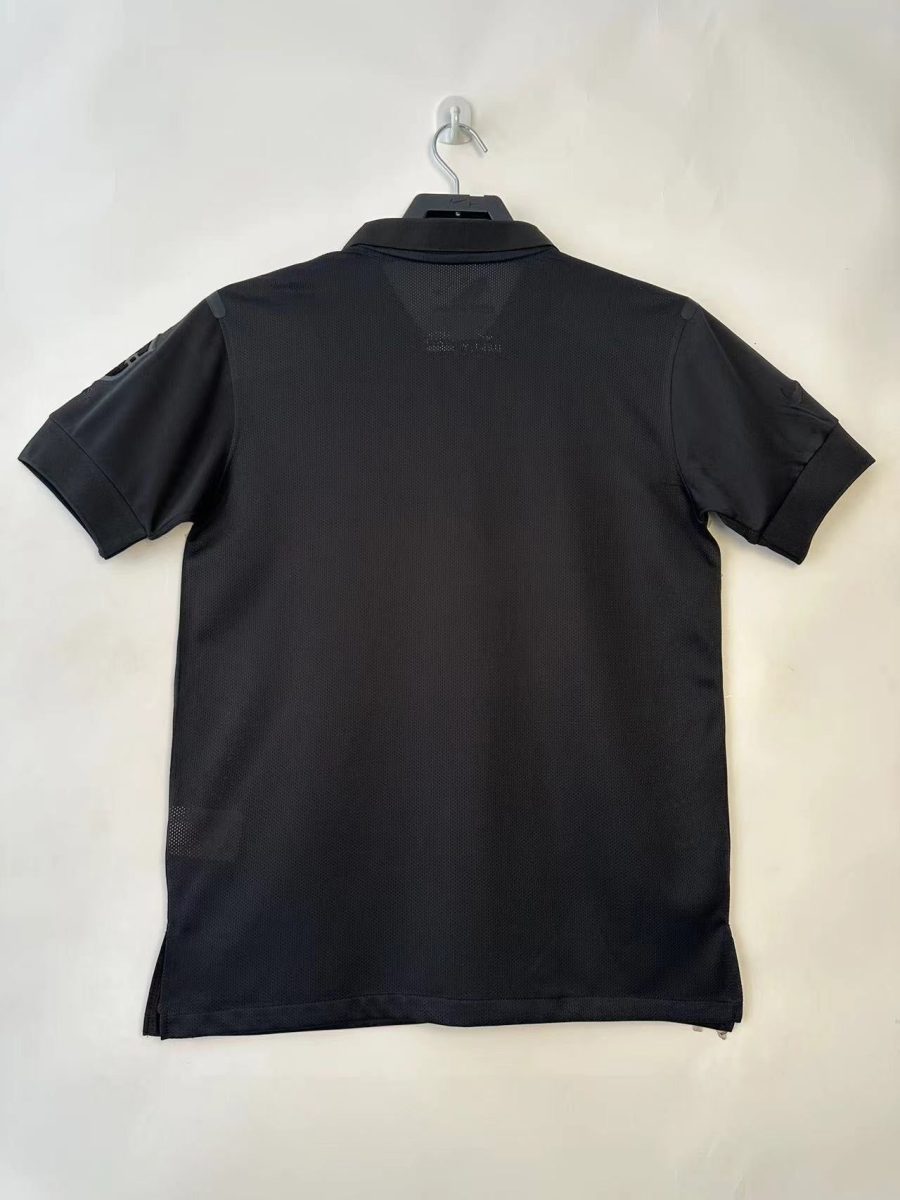 maillot-football-bresil-noir-version-domicile-collection-deux-mille-treize-deux-mille-quatorze Braziliaans zwart voetbalshirt thuisshirt collectie 2013-2014