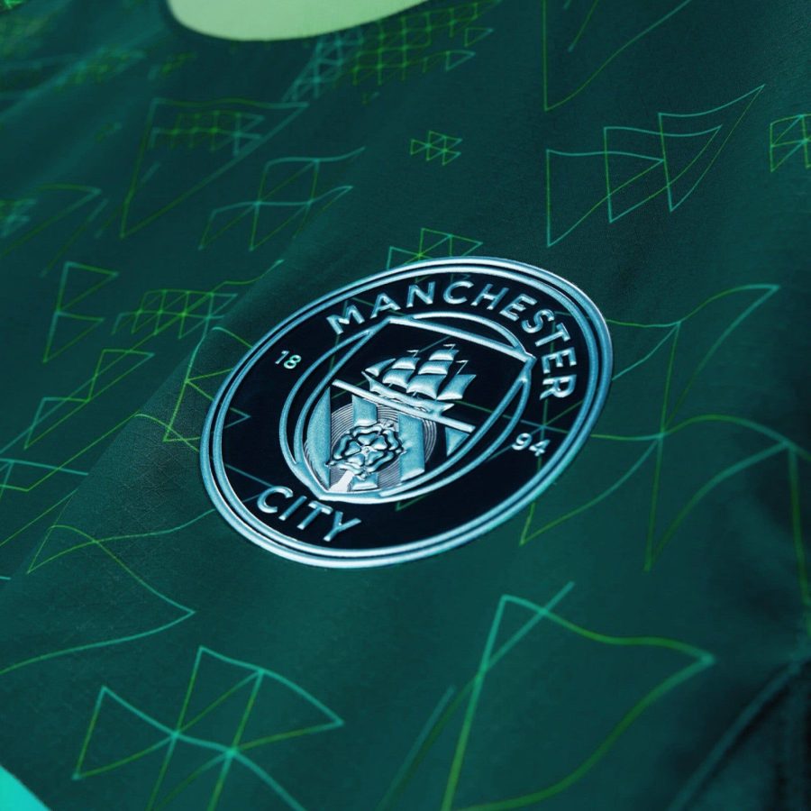 maillot-quatrieme-tenue-manchester-city-saison-deux-mille-vingt-cinq-deux-mille-vingt-six Maillot quatrième tenue Manchester City saison deux mille vingt cinq deux mille vingt six