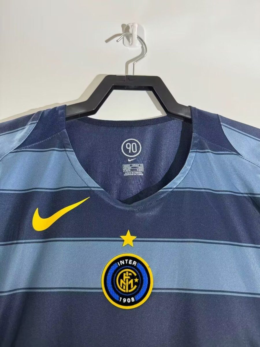 maillot-third-de-l-inter-milan-saison-deux-mille-quatre-deux-mille-cinq Maillot third de l Inter Milan saison deux mille quatre deux mille cinq