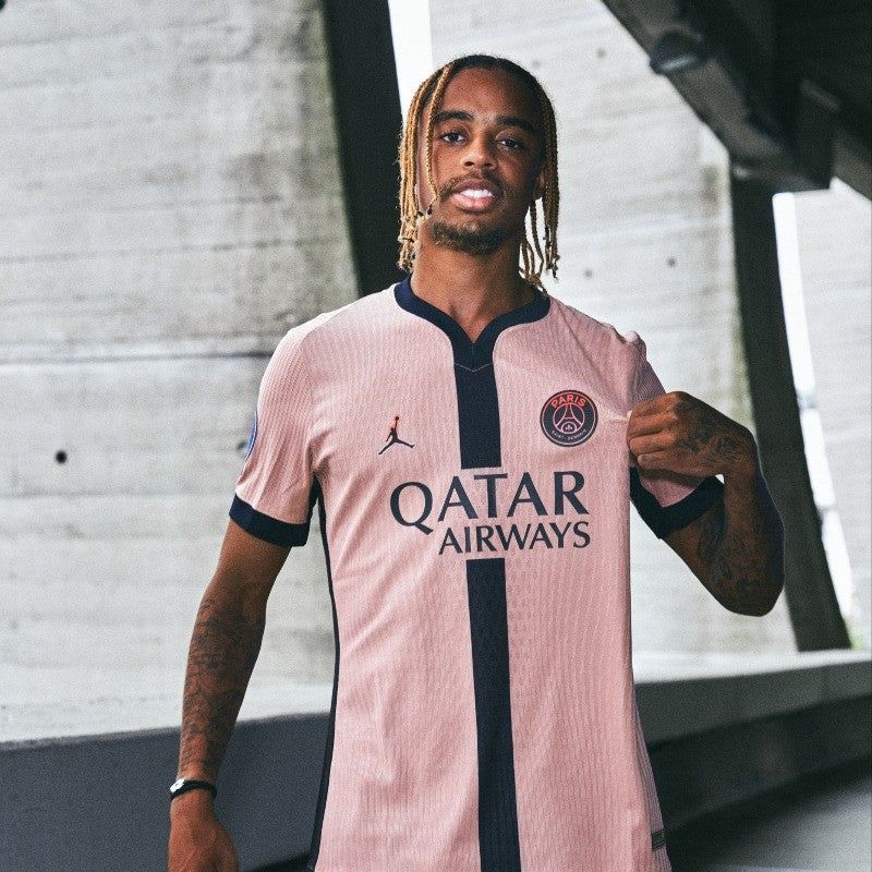 maillot-troisieme-tenue-psg-saison-deux-mille-vingt-quatre-deux-mille-vingt-cinq Derde tenue PSG shirt seizoen tweeduizend vierentwintig tweeduizend vijfentwintig