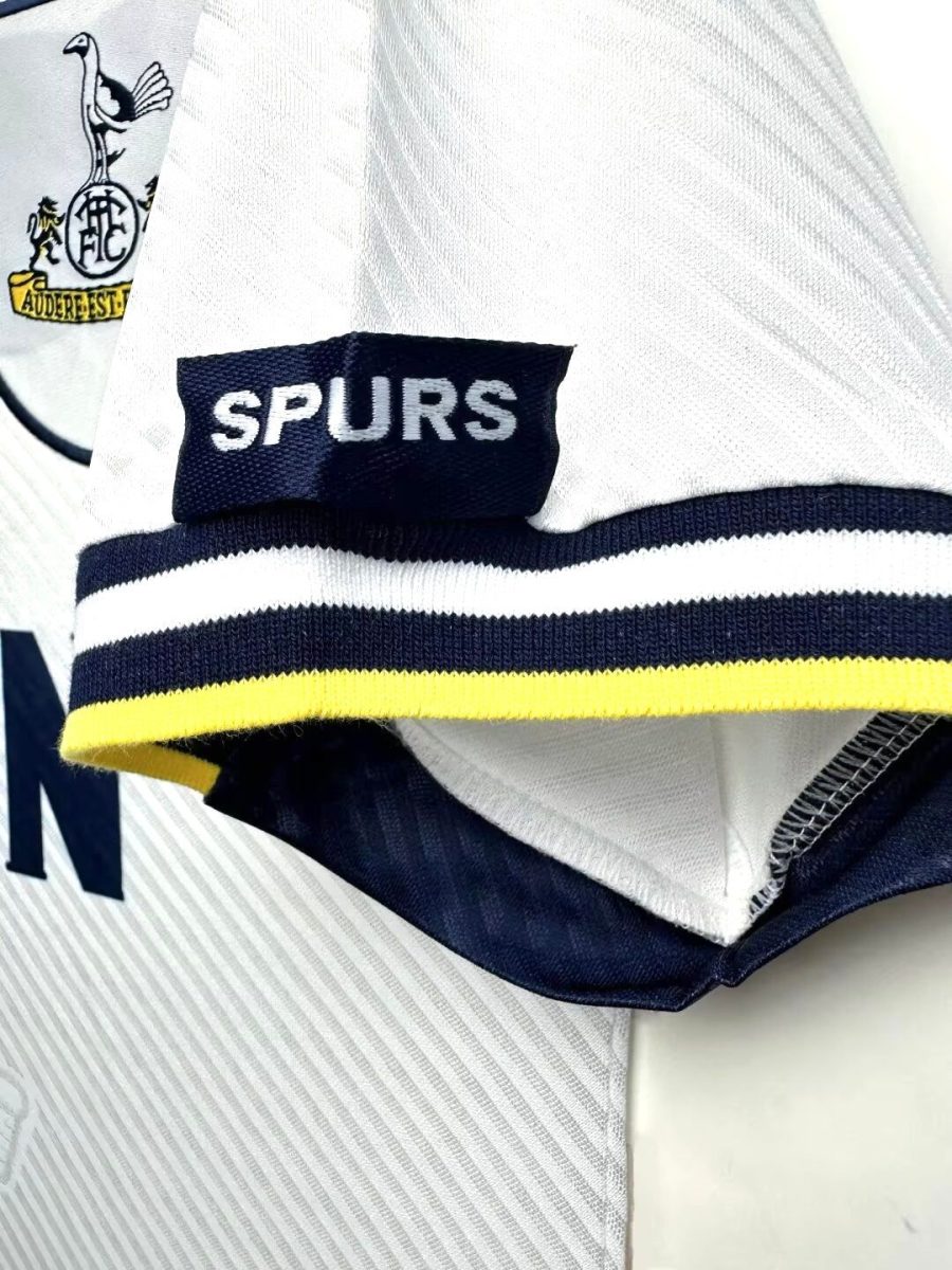 maillot-vintage-tottenham-hotspur-a-domicile-annees-quatre-vingt-dix Vintage Tottenham Hotspur thuisshirt jaren negentig
