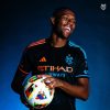 tenue-away-new-york-city-fc-2024-2025-maillot-de-football-homme-manches-courtes Uittenue New York City FC 2024 2025 voetbalshirt heren korte mouwen