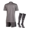 tenue-de-football-enfant-real-madrid-troisieme-maillot-saison-2024-2025-avec-short kindervoetbaltenue Real Madrid derde shirt seizoen 2024 2025 met broek