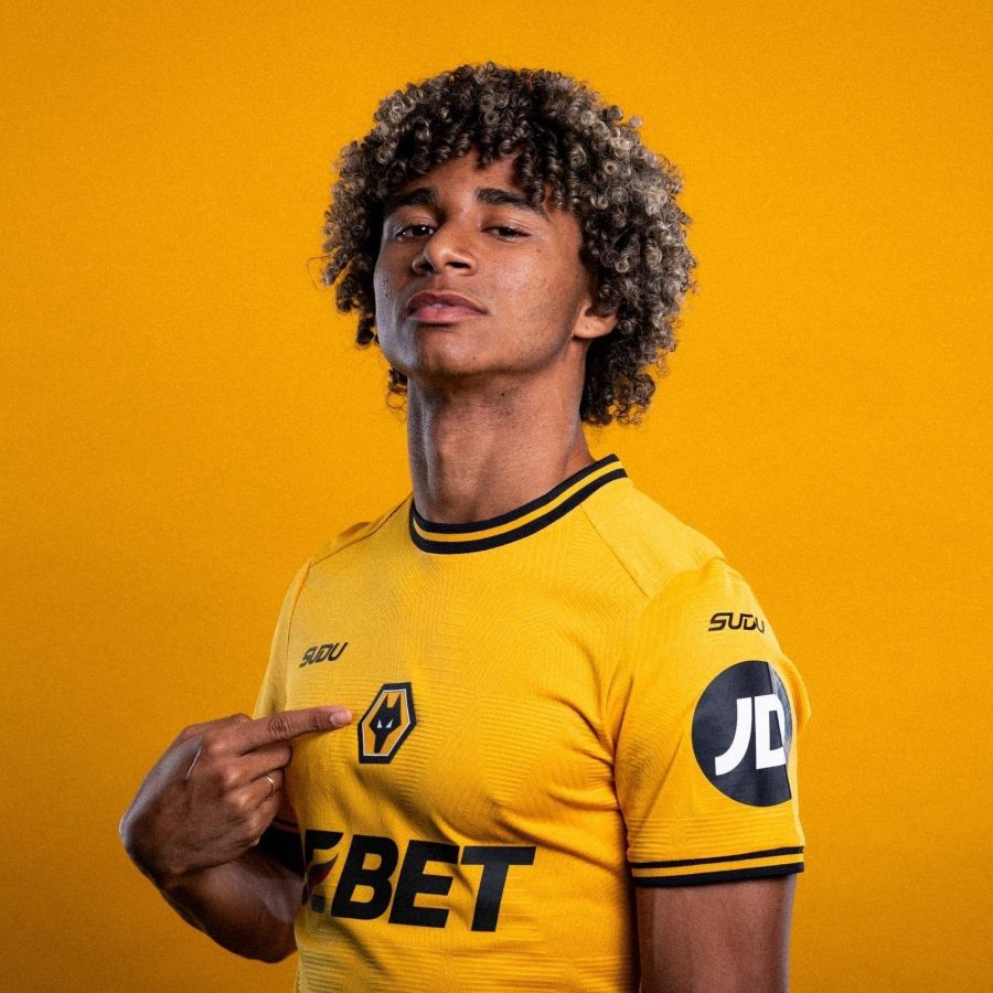 tenue-de-football-wolverhampton-domicile-pour-supporter-collection-2024-2025 Voetbaltenue Wolverhampton thuisshirt voor supporters collectie 2024 2025