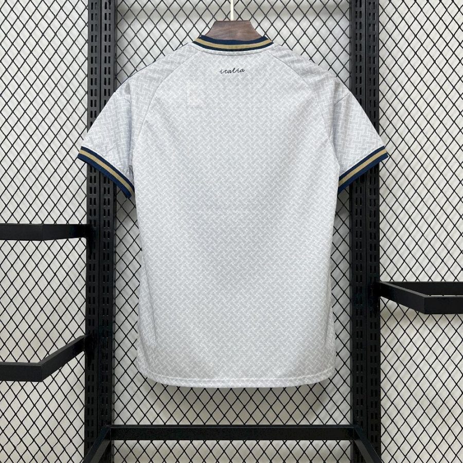 tenue-officielle-azzurri-pour-match-a-l-exterieur-coupe-2026 tenue officielle azzurri pour match à l extérieur coupe 2026