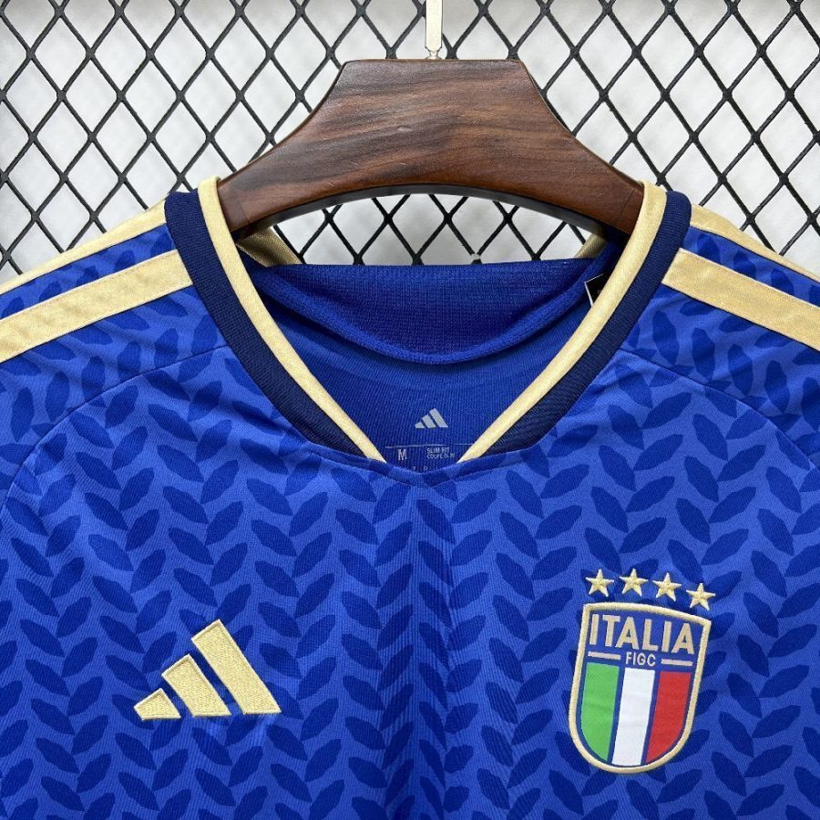 tenue-officielle-italie-bleu-azur-avec-ecusson-federation tenue officielle Italie bleu azur avec écusson fédération