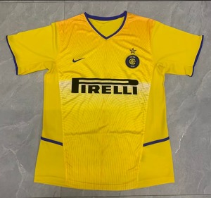 0F8B05A4-BA8C-4979-AE67-7F3BD6EDFFA7.jpg Inter Milan Uitshirt 2002/03