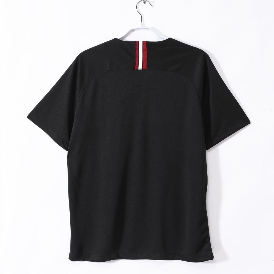 0cbf8080947ced328815868b4636ff03.jpg PSG Retro Thuisshirt 2018-2019