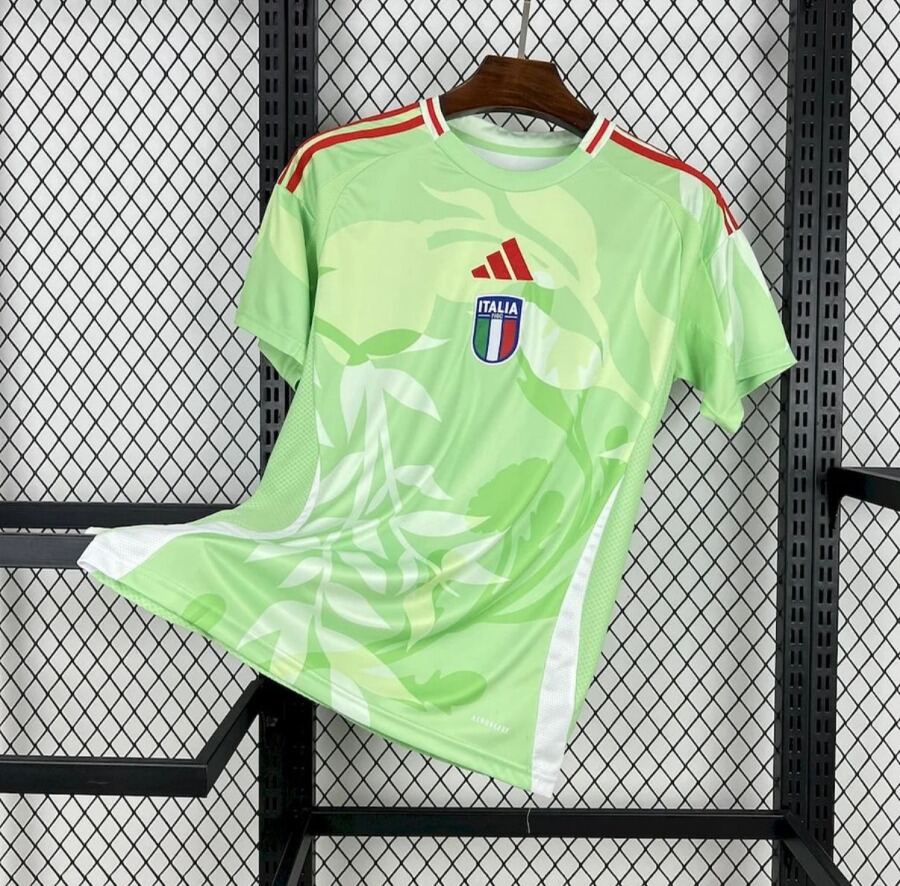10017292-6607-4772-BB03-638F6EA34303.jpg Italië Concept Voetbalshirt 2025