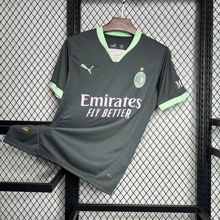 126bfe733d5b87805b9445bf639982ac_1.jpg AC Milan Uitshirt 2024-2025