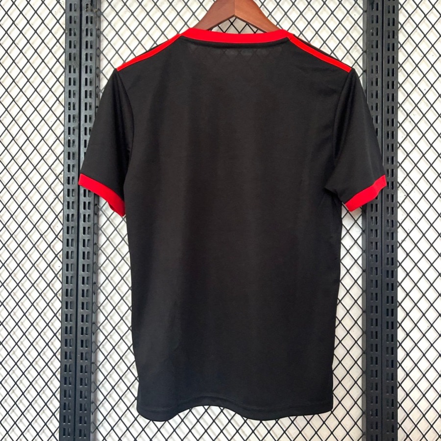 157b6bc0e008b01ed3d55115f5183851.jpg Japan Thuisshirt 25/26 Speciale Anime Editie