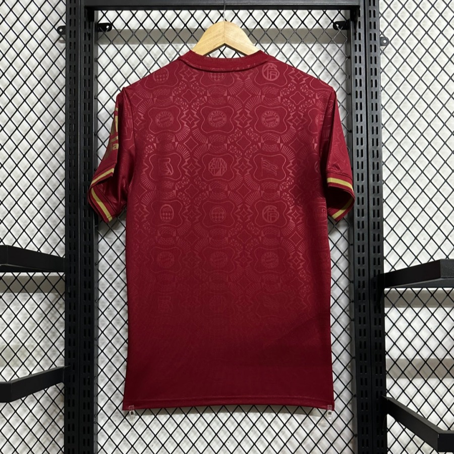 16daec88093f39a7d5d4c2d4f5b0e498.jpg Voetbalshirt Bayern München 125 Jaar 2025/26 Rood