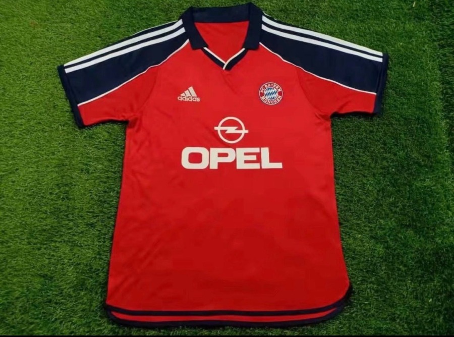 17E2B2F9-C643-49D4-A705-28A2605EFBD9.jpg FC Bayern Munich 1999/00 Vintage Shirt