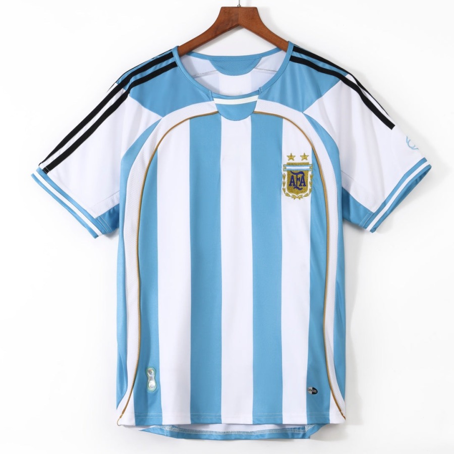 19d86af39ccd88ee2b3d443c2b8eda76_f1d77ef2-12b1-462b-b8c2-35b3754ee094.jpg Argentinië Thuisshirt 2006 Retro