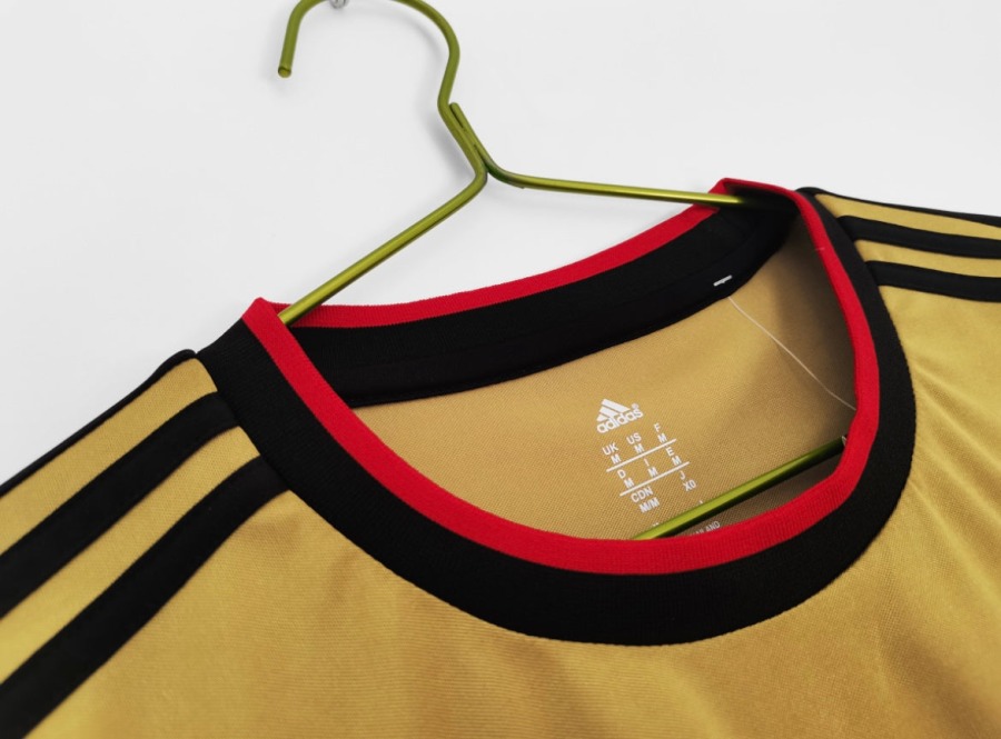 2197B739-E6FB-43AB-88BD-1BD0335506BE.jpg AC Milan Uitshirt 2013/14