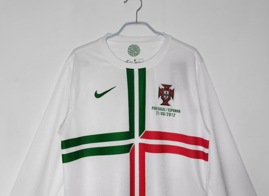 29E2D4E6-516E-4CD5-AA6B-5B7F5ADC3BC3.jpg Portugal Uitshirt 2012 Lange Mouwen