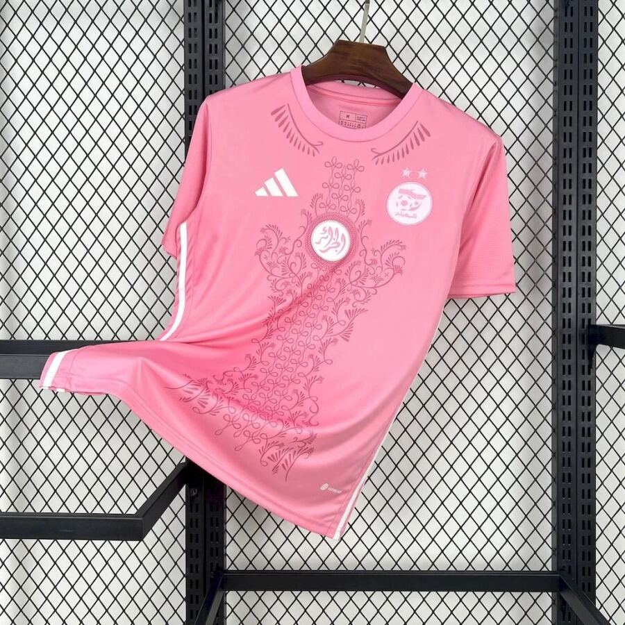 32ea9d2baac56aa9d91463fc21d8194c.jpg Algerije 2025-2026 Roze Premium Shirt