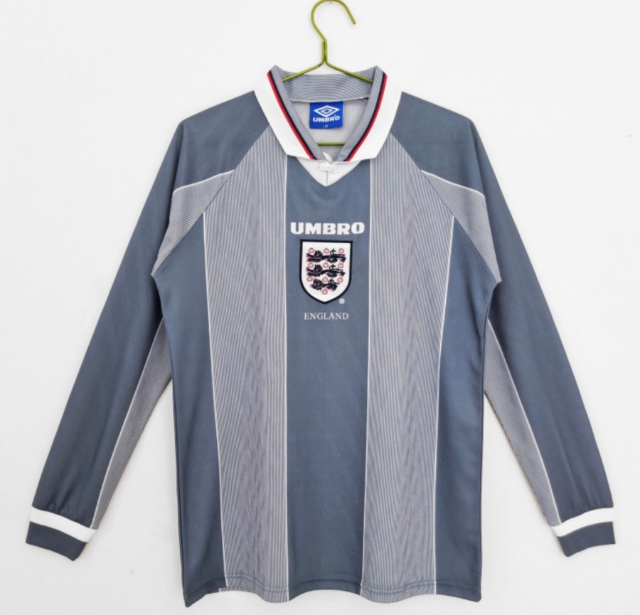 3C5E7675-D6A4-47EB-B43D-2AD0EBF5C8B8.jpg Engeland 1996 Uitshirt Lange Mouwen