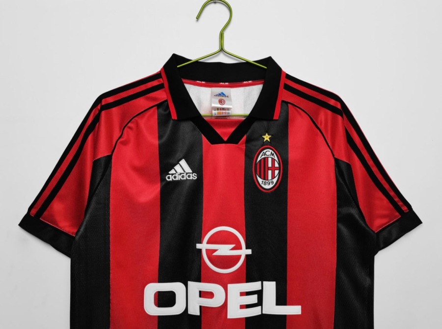 3D7A4176-8A2D-4923-897D-830101B681EC.jpg Thuisshirt AC Milan 1998/99