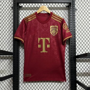3c49b333102ab8947fc69c7d2aaa6d0f.jpg Voetbalshirt Bayern München 125 Jaar 2025/26 Rood