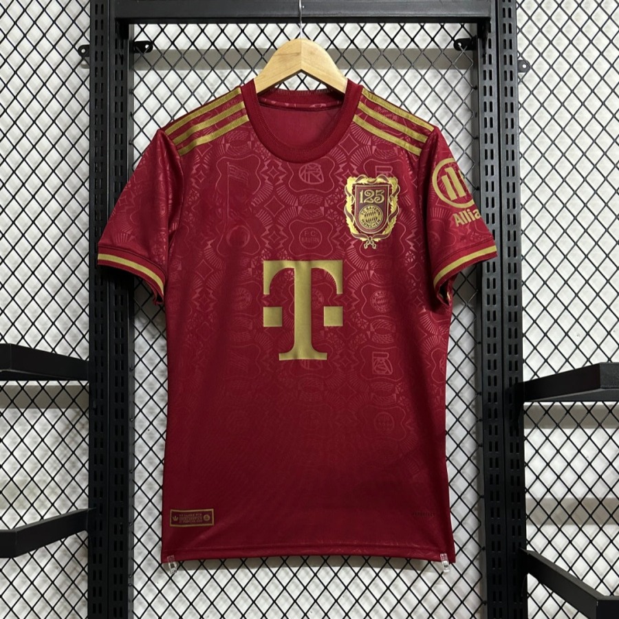 3c49b333102ab8947fc69c7d2aaa6d0f.jpg Voetbalshirt Bayern München 125 Jaar 2025/26 Rood