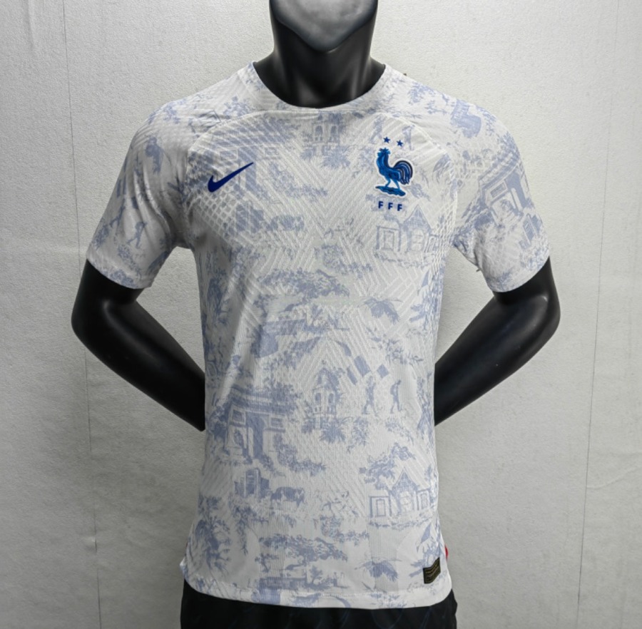 4BD36B32-BF64-4B23-94F0-6D1C25D875ED.jpg Frankrijk 2022 Uitshirt