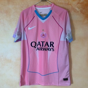5e0d29d968fd1fa3f67d81cc09ec4575.jpg PSG 25/26 Roze Special Edition Shirt