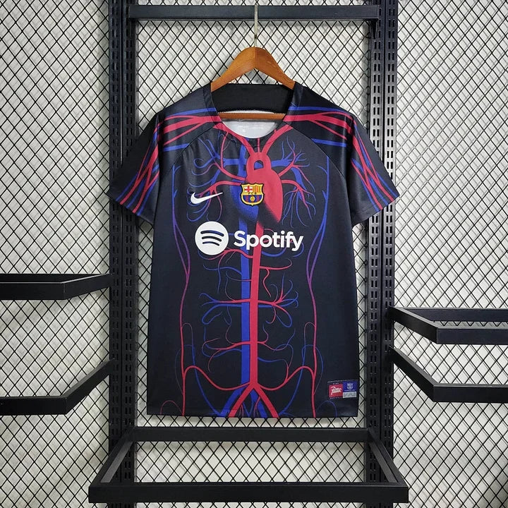 5e3fc8ec494edc99b25dd73503cd55a6.jpg FC Barcelona Trainingsshirt 2023-2024