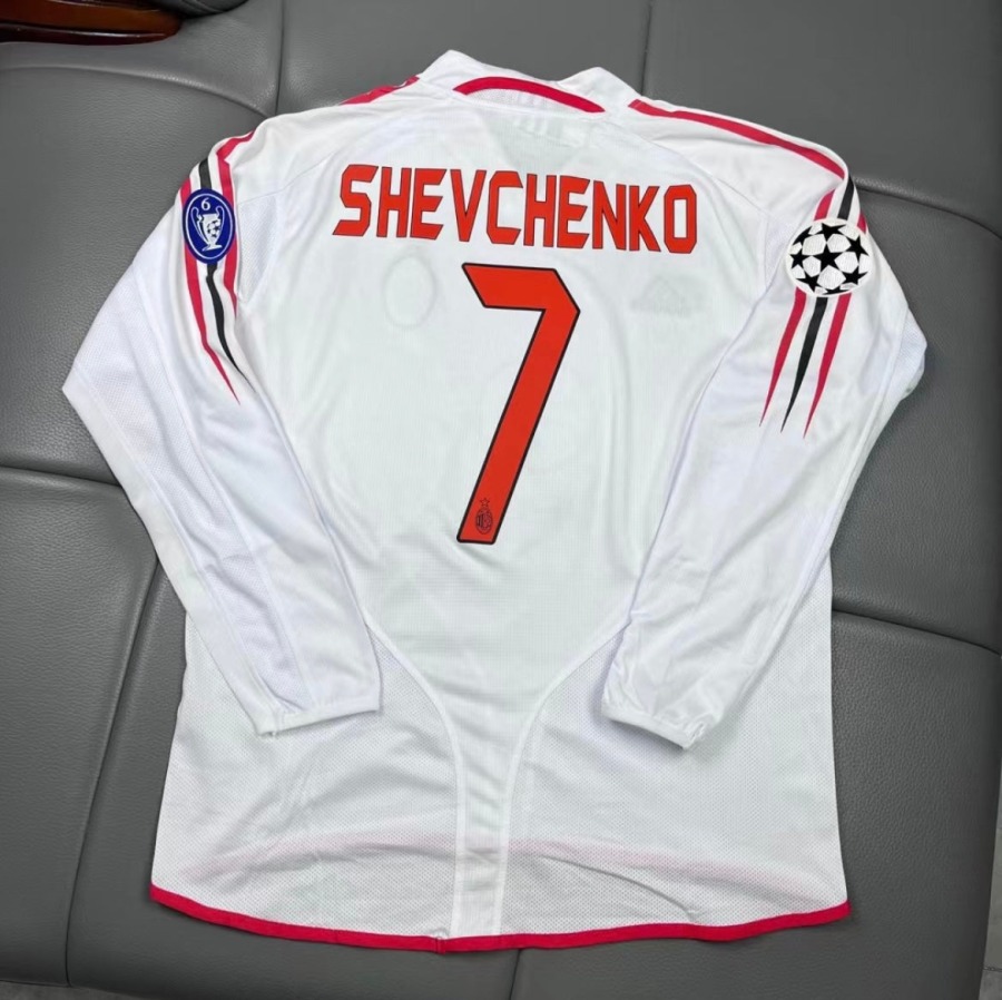 698AFCB7-8890-4EAB-A6B1-F6435524088B.jpg AC Milan Uitshirt 2004/05 Lange Mouwen