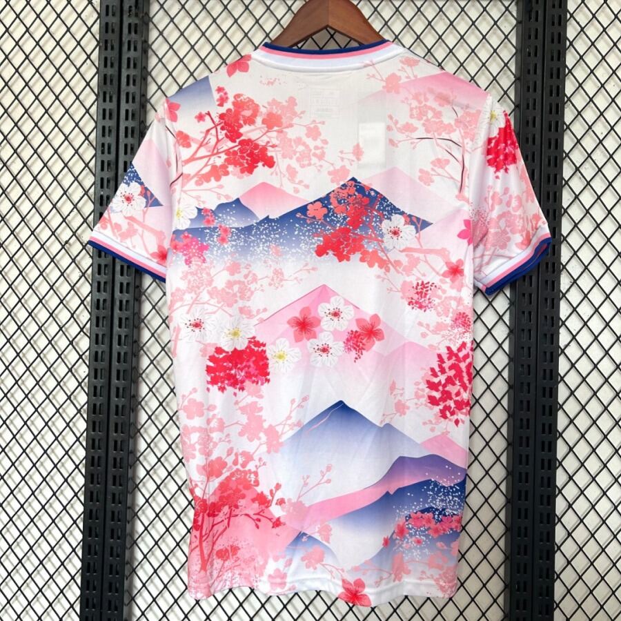 6aa52cbc70b81529214bdac2da6fadc5_45a2a38e-61a1-479d-b0d2-137aa83424c0.jpg Japan 25/26 Speciale Editie Roze Shirt