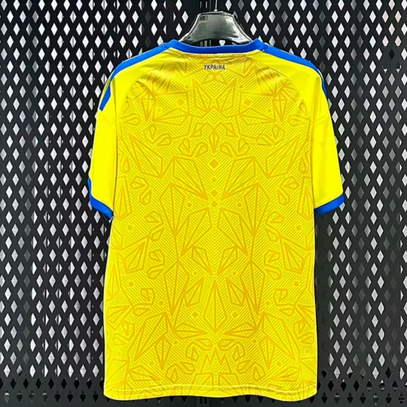 6ed1fd861da56ee17c1eae8b82568786.jpg Oekraïne Thuisshirt 2025/26