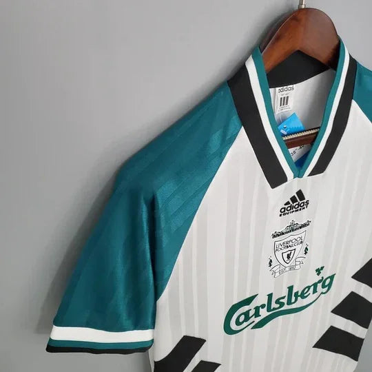 70f52020_720x720_540x_18efb1cf-8e53-477f-9886-f73de80e7a06.jpg Liverpool Retroshirt 2006/07