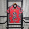 76D86723E57E14BEFEC6E59BE47384F1_540x_8f66707a-0066-4af1-89c9-02258eb91a91.jpg Voetbalshirt Manchester United Retro 2019-2020 Draak
