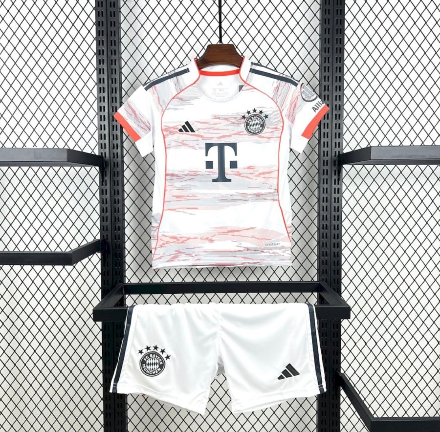 77B688BB-136A-45A2-9E8B-78E497C0C258.jpg Maillot FC Bayern Munich Extérieur 2025/26 Enfant