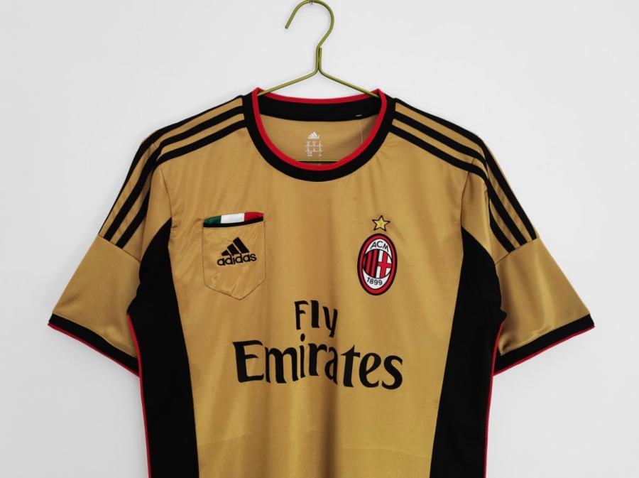 7D813EC9-4B99-4633-9979-CF675CA2D6B2.jpg AC Milan Uitshirt 2013/14