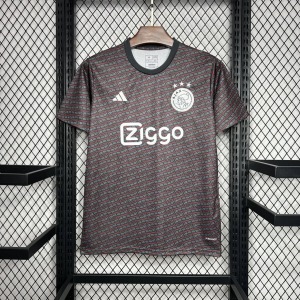 7bfea4ecf15786f7cb78e01b81d41b97.jpg Ajax Amsterdam Voorwedstrijdshirt 2024-2025