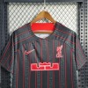 7ea5188a_540x_d3956ebe-dd2e-4bde-8d81-63a16b27def2.jpg Liverpool 2023 Premium Streetwear Voetbalshirt