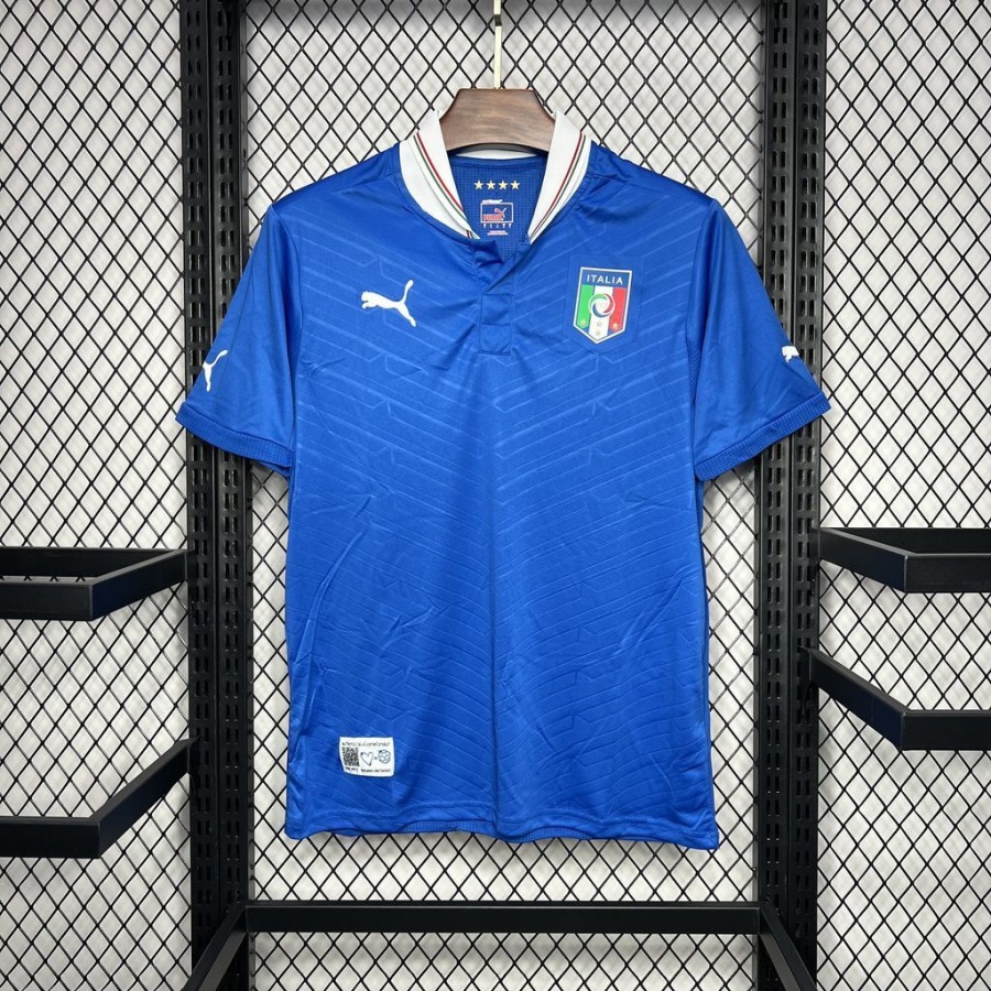 8b1e2b5efad80bf4cc0530ffbdd79fa6.jpg Italië Thuisshirt Retro 2012
