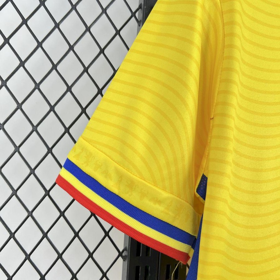 90c71c77.jpg Maillot Roumanie 2025 Football Homme Femme Enfant