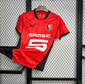 92EF94AB-7982-4C63-BC3D-2EEBE82C4A04.jpg Stade Rennais Thuisshirt 2024/25