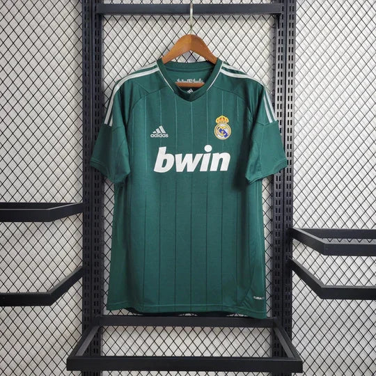 94136901_540x_86e58f9d-4732-4c6d-bb4c-27c7854e14f5.jpg Voetbalshirt Real Madrid Retro 2012-2013