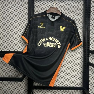 950dcf0bb7ef25844b41f9c668c1b116.jpg Venetië Thuisshirt 2024-2025