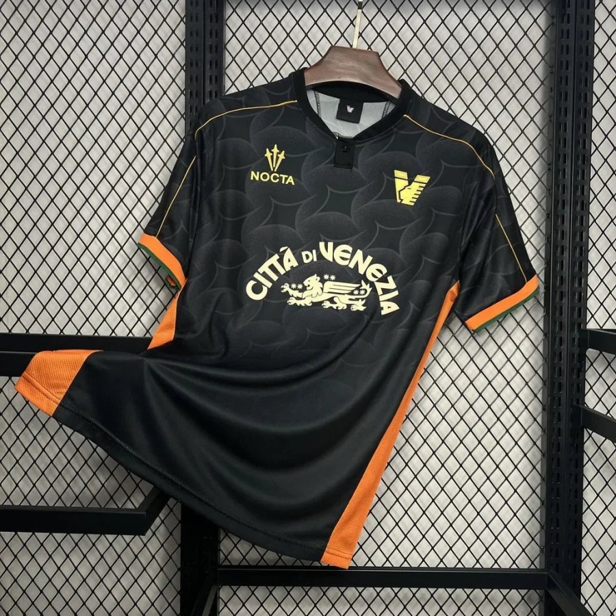 950dcf0bb7ef25844b41f9c668c1b116.jpg Venetië Thuisshirt 2024-2025