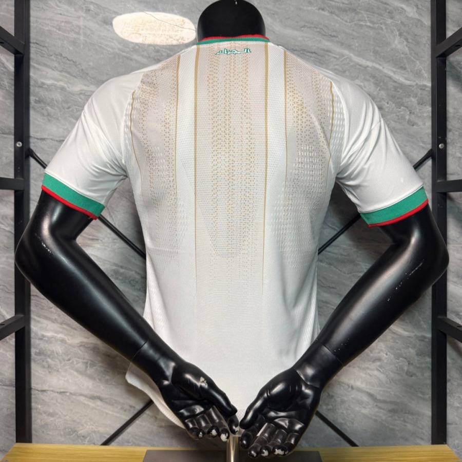 9588e5f27b082d1def0e4ed3757026c7.jpg Algerije Thuisshirt 2025/26