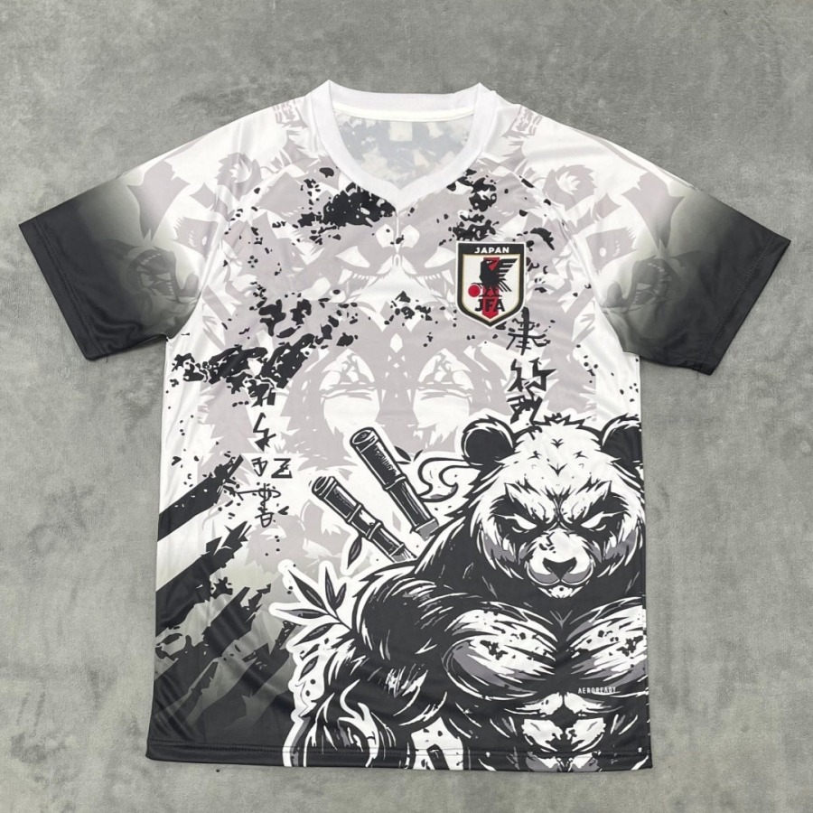 96a4843fa0af2eabc5619a1f4196a445.jpg Japan 25/26 Speciale Anime Editie Shirt