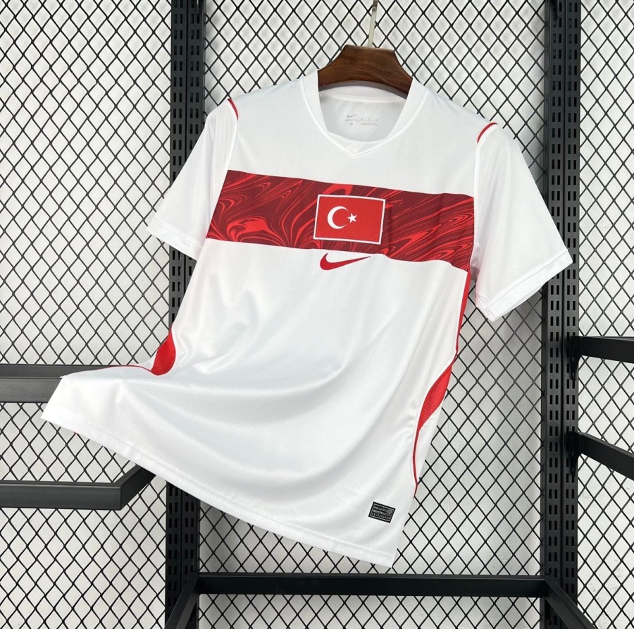 989D85D7-7A66-459C-89EF-24F450F700C5.jpg Turkije Uitshirt 2026